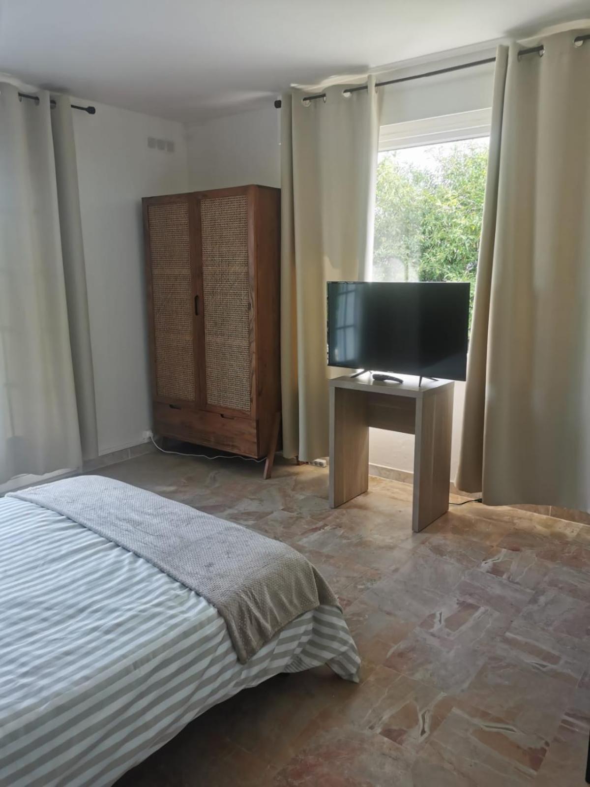 Appartement 2 , Disneyland - Parking Gratuit - Maison Des Platanes Meaux Dış mekan fotoğraf